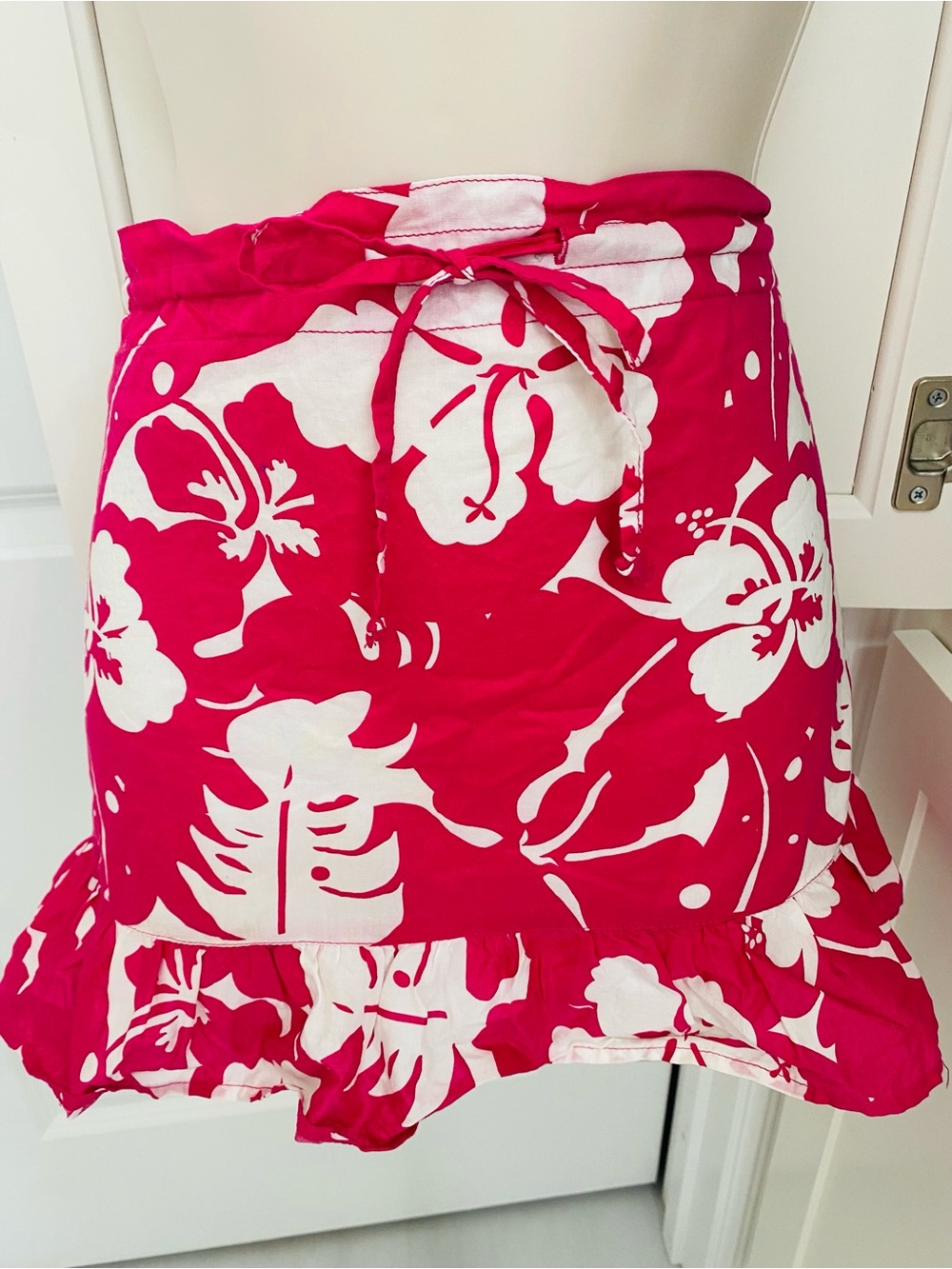 New Old College Inn Pink & White Floral Skirt swim cover up